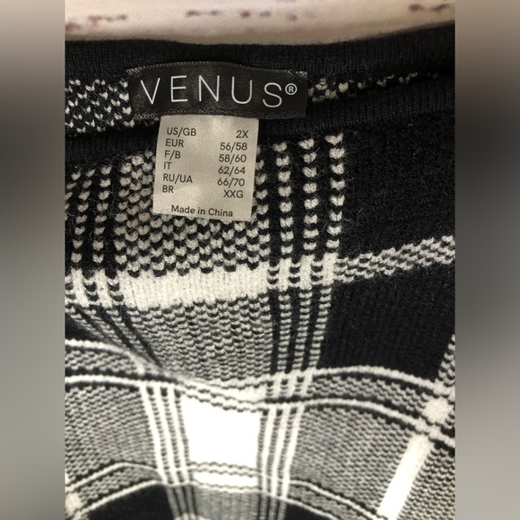 Black and White Plaid Women's Top - Picture 7 of 10